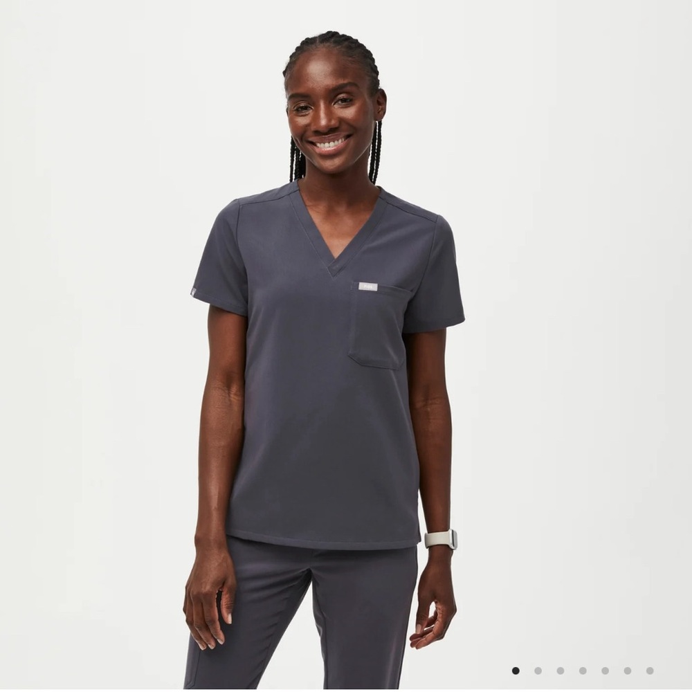 Figs EUC charcoal Catarina scrub top , petite XL